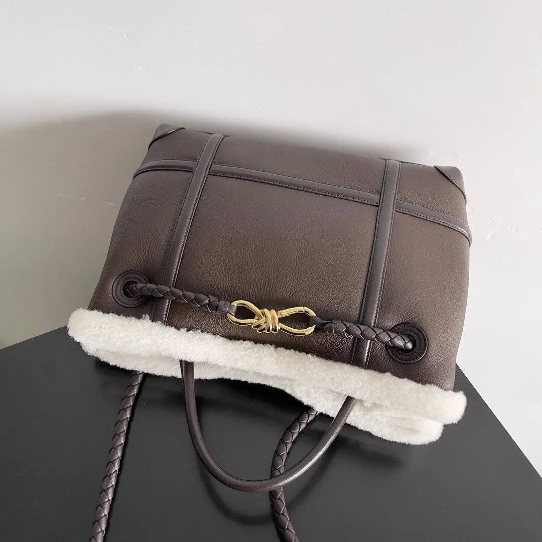 All categories 💚 Authentic bags 💚 BV 2025 new BV handbags